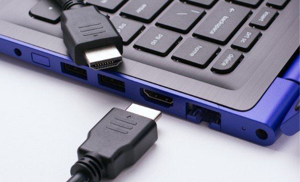 How to Connect Two Monitors to a Laptop With One HDMI Port