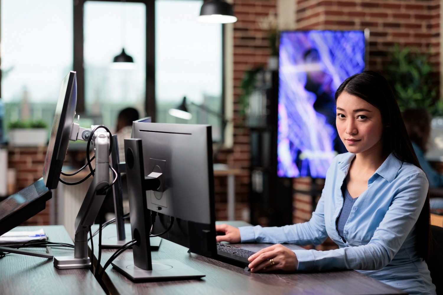 Best KVM Switch for Two Computers for High-Refresh Workstations 